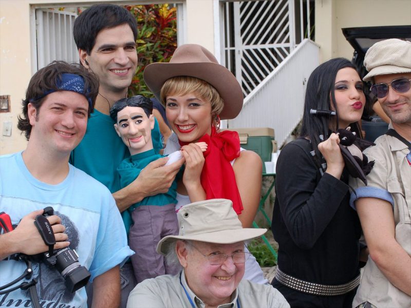 Luis Armando Roche con los actores Ramon Aguirre, Jose Antonio Rojas, Johana Gonzalez, Adriana Prieto, Luke Grande